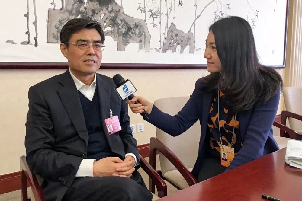 當(dāng)好能源轉(zhuǎn)型與清潔發(fā)展排頭兵——訪全國政協(xié)委員，中國華能集團(tuán)有限公司董事長、黨組書記舒印彪