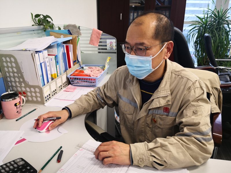 王兆猛的“日?！薄洿筇粕綎|清潔能源開(kāi)發(fā)有限公司人力資源部負(fù)責(zé)人王兆猛