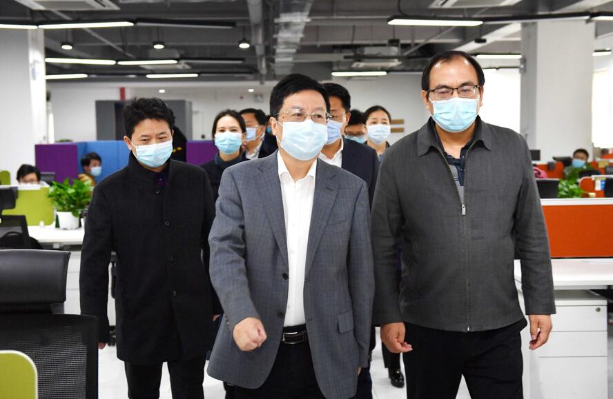 湖南省委常委、長(zhǎng)沙市委書記胡衡華到大唐先一科技公司調(diào)研