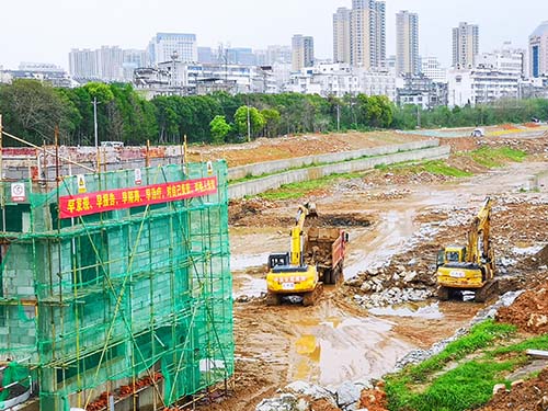 汛期襲來(lái)，這支鐵軍在譜寫(xiě)風(fēng)雨戰(zhàn)歌