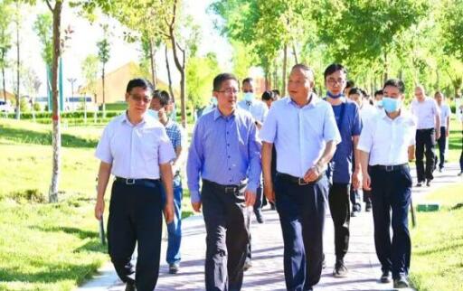 國家電投集團(tuán)黨組成員、副總經(jīng)理王樹東一行赴七師胡楊河市調(diào)研