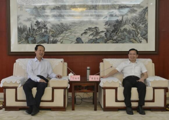 丁焰章拜會(huì)南昌市委副書記、市長黃喜忠