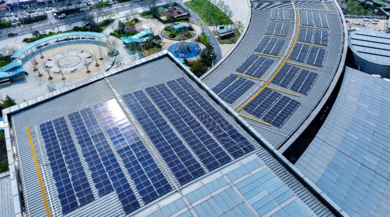 1.2MW！山東商業(yè)綜合體屋頂光伏發(fā)電項目并網(wǎng)發(fā)電