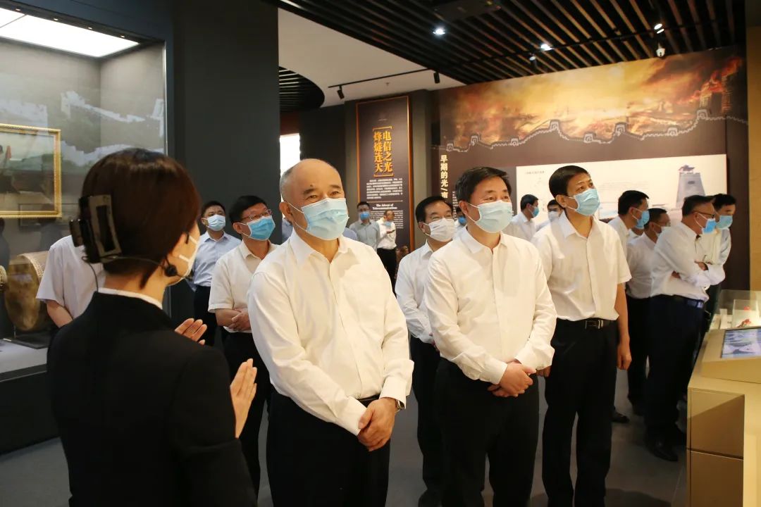 周國平會見中國電信集團黨組書記、董事長柯瑞文