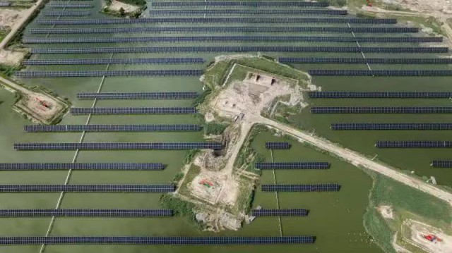 18.73MW！中石油首個(gè)水面光伏項(xiàng)目并網(wǎng)發(fā)電