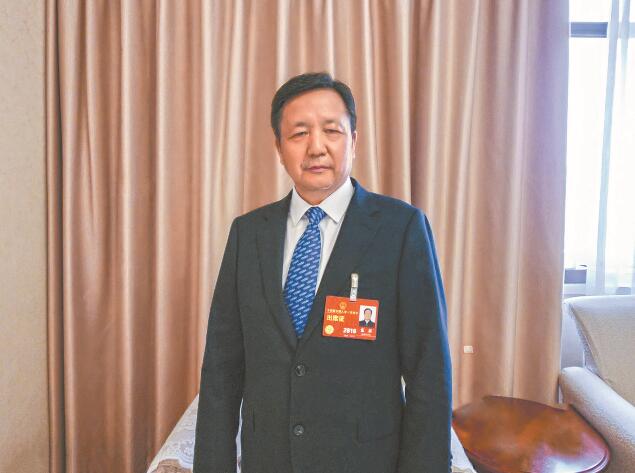 新型電力系統(tǒng)建設(shè)為電力裝備制造業(yè)帶來(lái)新機(jī)遇——訪全國(guó)人大代表，全國(guó)工商聯(lián)副主席，特變電工股份有限公司黨委書(shū)記、董事長(zhǎng)張新