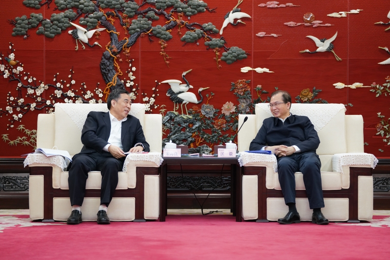 中國(guó)能建黨委書記、董事長(zhǎng)宋海良與中國(guó)華電黨組書記、董事長(zhǎng)江毅會(huì)談