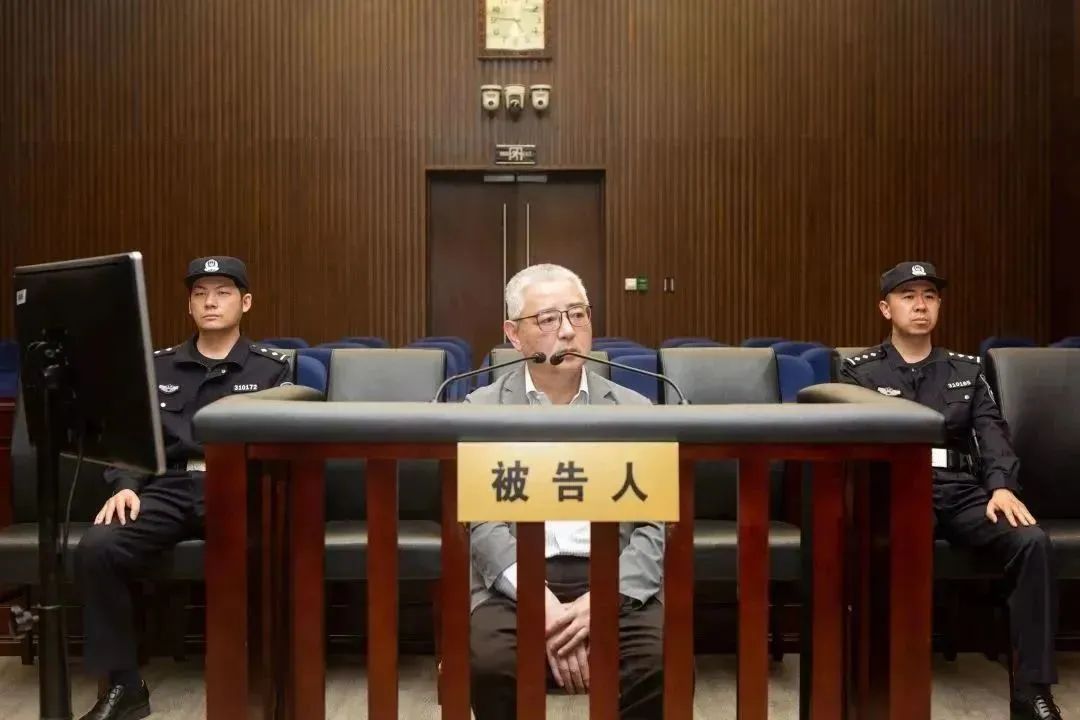 被控受賄1.56億，原上海電氣集團(tuán)股份有限公司總裁、董事長鄭建華受審
