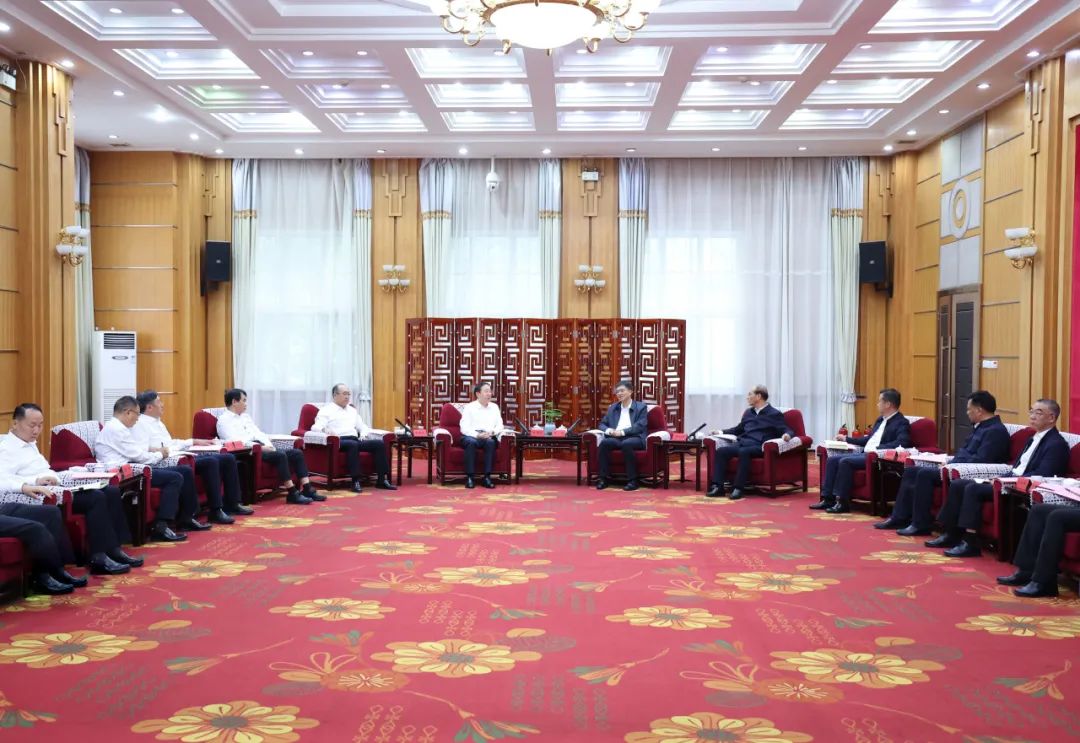 國家電網(wǎng)公司董事長、黨組書辛保安會見青海省委書記陳剛、省長吳曉軍、省政協(xié)主席公保扎西