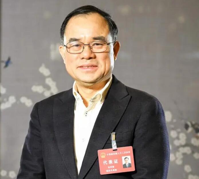 【兩會(huì)好聲音】全國(guó)人大代表、長(zhǎng)安汽車董事長(zhǎng)朱華榮：強(qiáng)化市場(chǎng)調(diào)節(jié)手段，進(jìn)一步改善汽車消費(fèi)環(huán)境