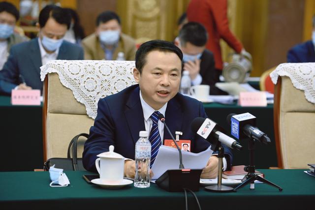 【兩會(huì)好聲音】全國(guó)人大代表、天能控股董事長(zhǎng)張?zhí)烊危和苿?dòng)《可再生能源法》修訂，保障國(guó)家能源安全