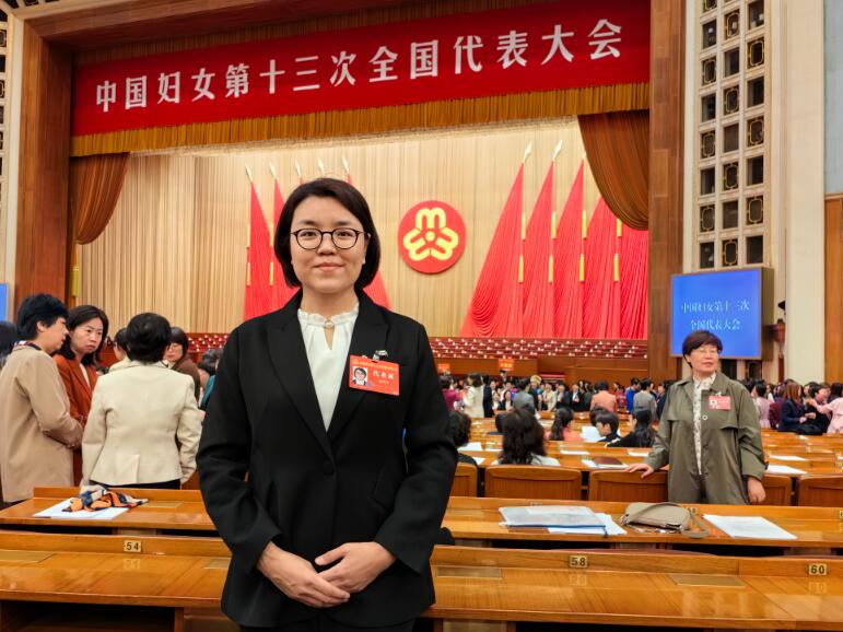 中國能建北京設(shè)備公司黨委書記、董事長，中國能建首批一級技術(shù)專家張月華獲全國三八紅旗手榮譽稱號
