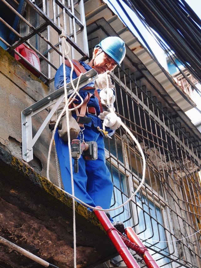 國網郫都供電公司加強“社網共建”，一心為民服務