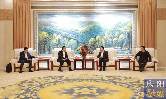慶陽市委書記黃澤元、市長周繼軍與山東能源集團黨委書記、董事長李偉一行座談