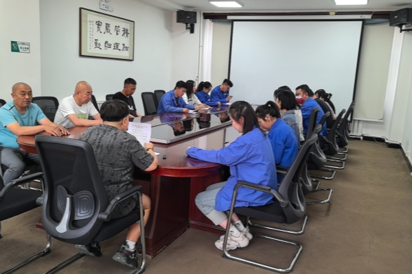 烏海千里山供電公司：加強理論學習，風清氣正過節(jié)