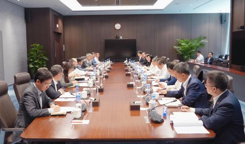 中國能建黨委書記、董事長宋海良與中信集團黨委書記、董事長奚國華會談