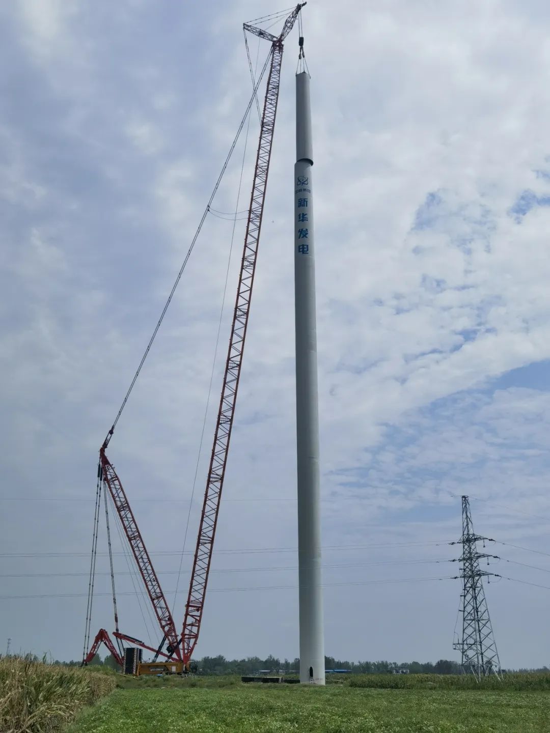河南省唐河縣東王集、畢店60兆瓦風(fēng)電項(xiàng)目塔筒圓滿完成吊裝