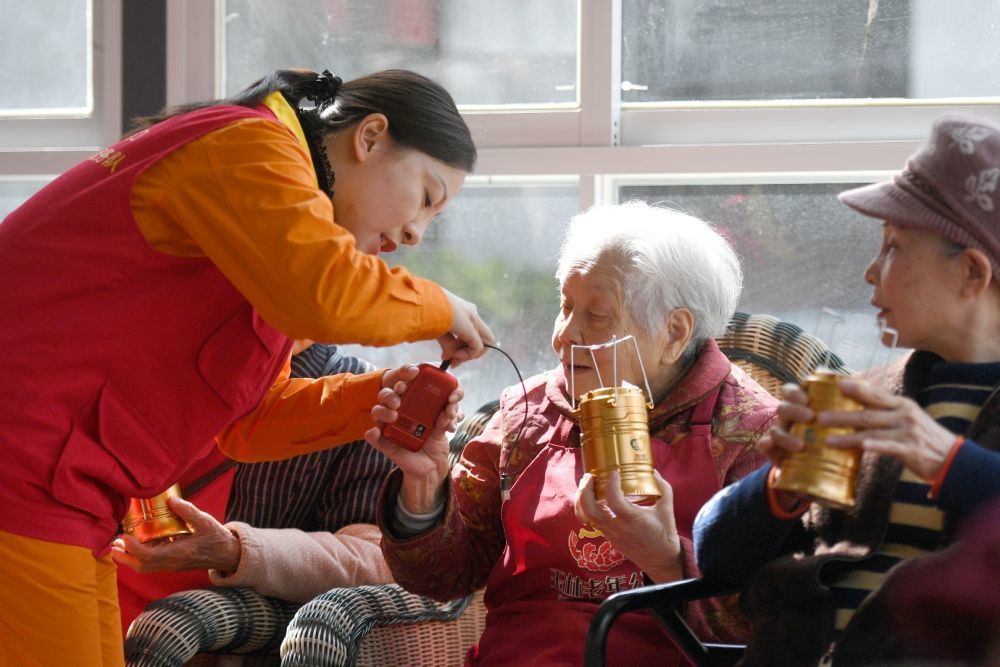 點(diǎn)亮燈 散發(fā)光 燃燒火——記“時代楷?！眹译娋W(wǎng)四川電力成都高新連心橋共產(chǎn)黨員服務(wù)隊(duì)