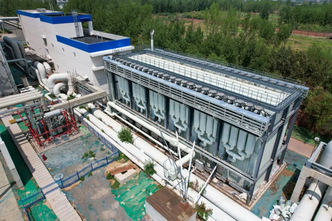 全國首個(gè)火電機(jī)組調(diào)峰調(diào)頻模塊化熔鹽儲(chǔ)能項(xiàng)目