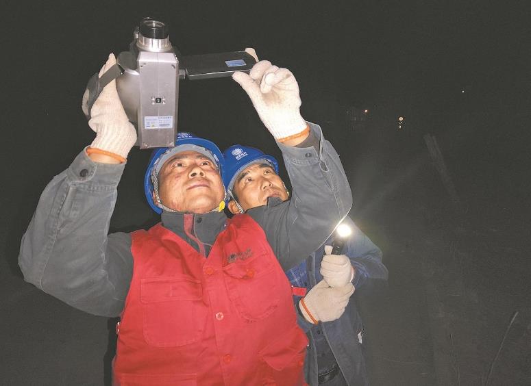 青海貴南縣：零下15攝氏度，冬夜巡檢保供電