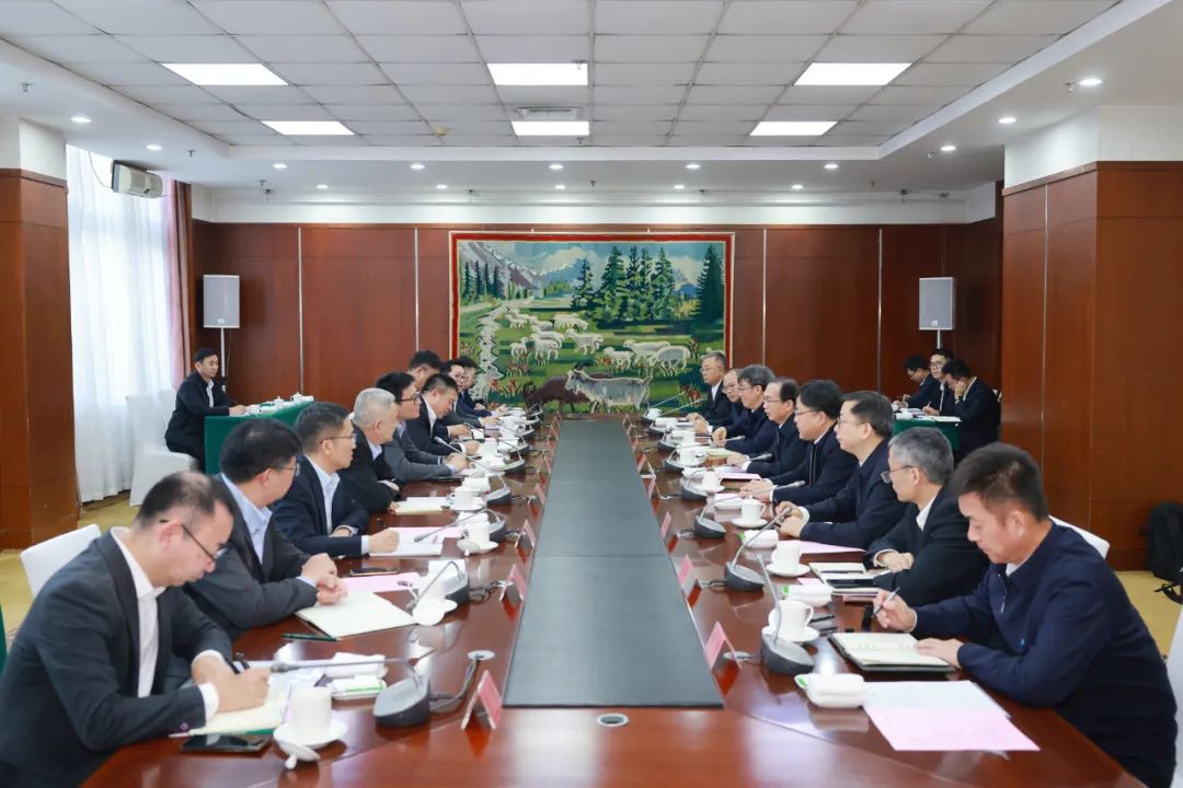 華電集團(tuán)黨組書記、董事長江毅與上海電氣黨委書記、董事長吳磊舉行會談