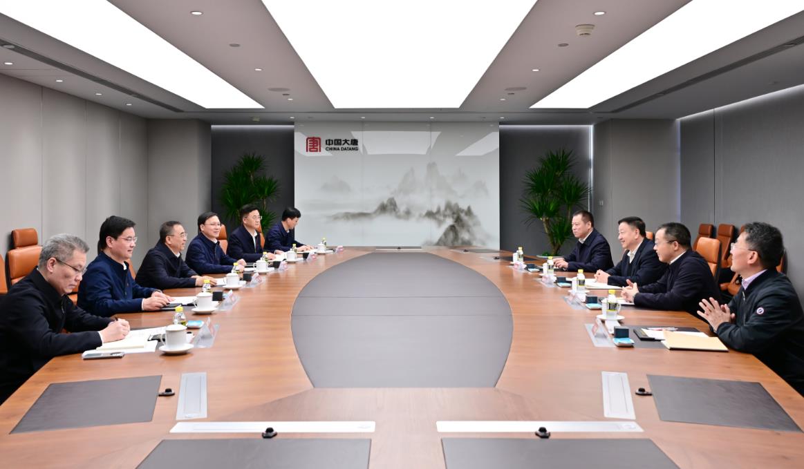 中國大唐董事長鄒磊、總經(jīng)理張傳江與中廣核董事長楊長利、總經(jīng)理高立剛會談