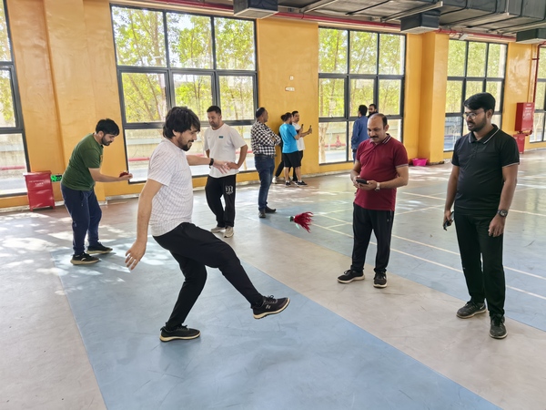 【新春走基層】熱熱鬧鬧過大年，海外堅(jiān)守迎新春