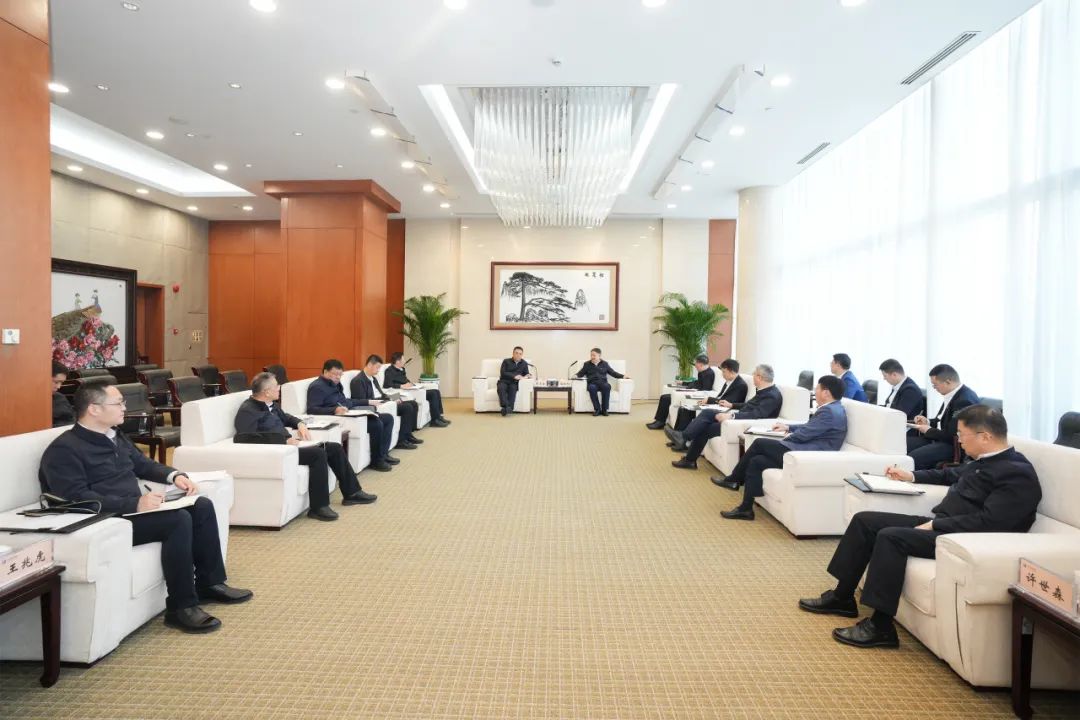 華能集團董事長溫樞剛、總經(jīng)理張文峰會見哈電集團董事長曹志安、總經(jīng)理黃偉
